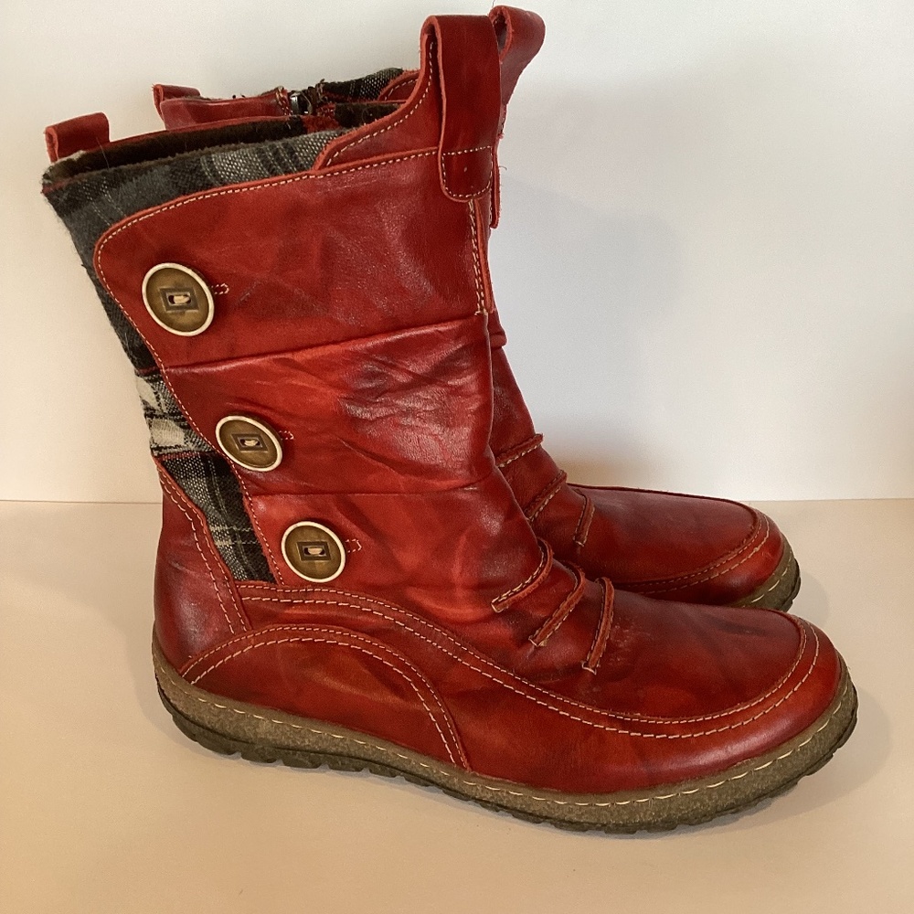 V Italia Boots Women’s Red Size 42 US 10 Leather Fleece Lined